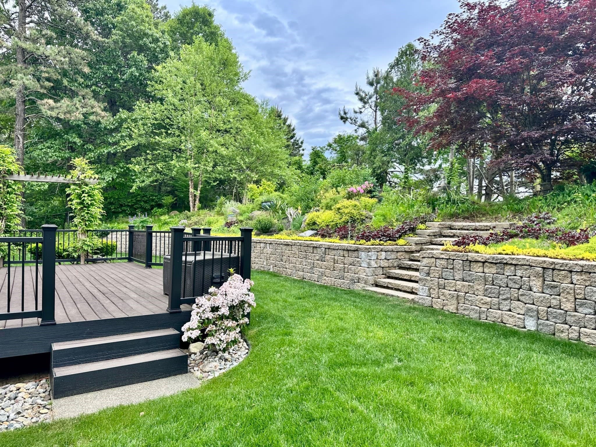 Single Family Residence at 608 Pinewood Dr, Longmeadow MA 01106, photo 2 of 33