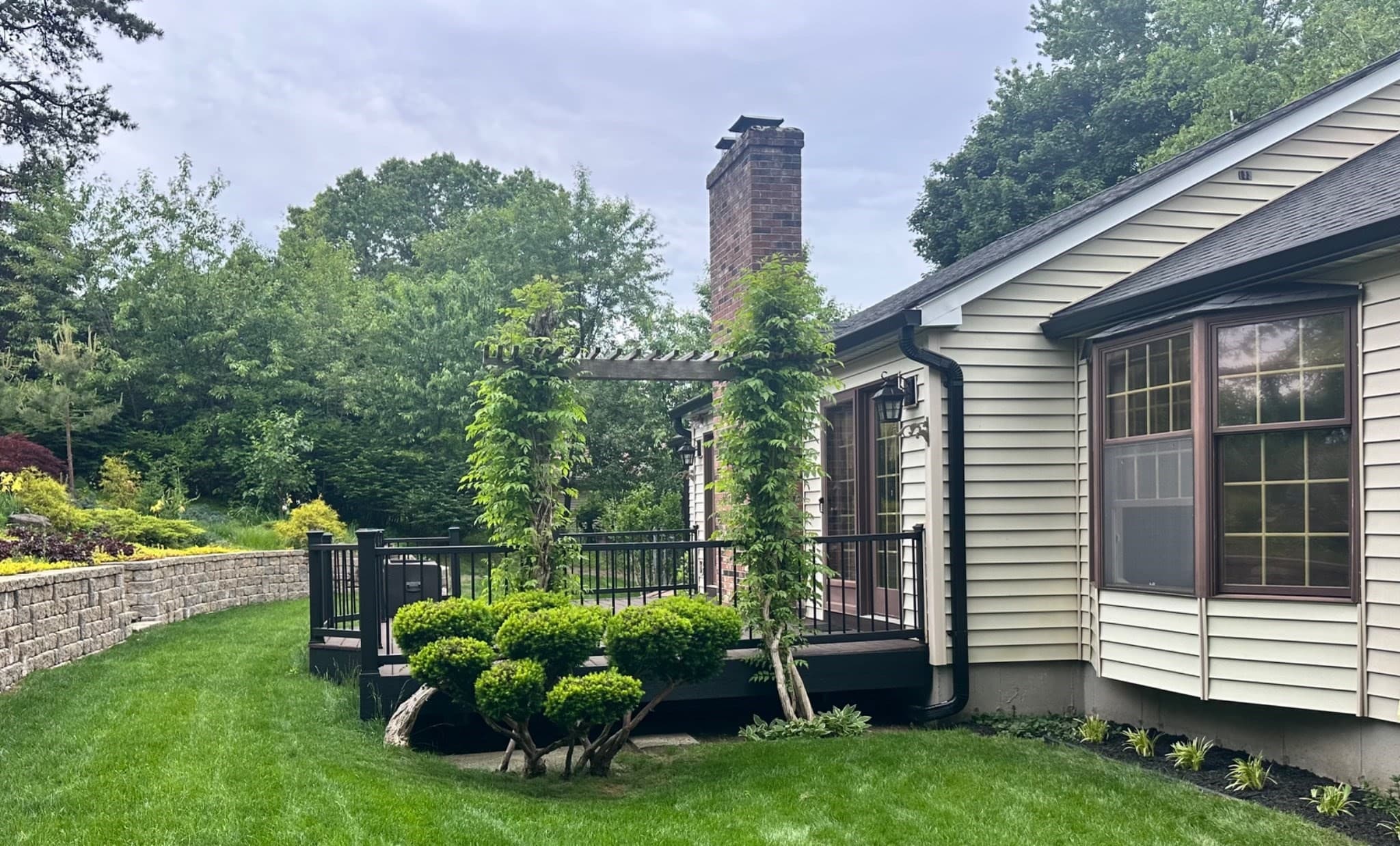 Single Family Residence at 608 Pinewood Dr, Longmeadow MA 01106, photo 3 of 33