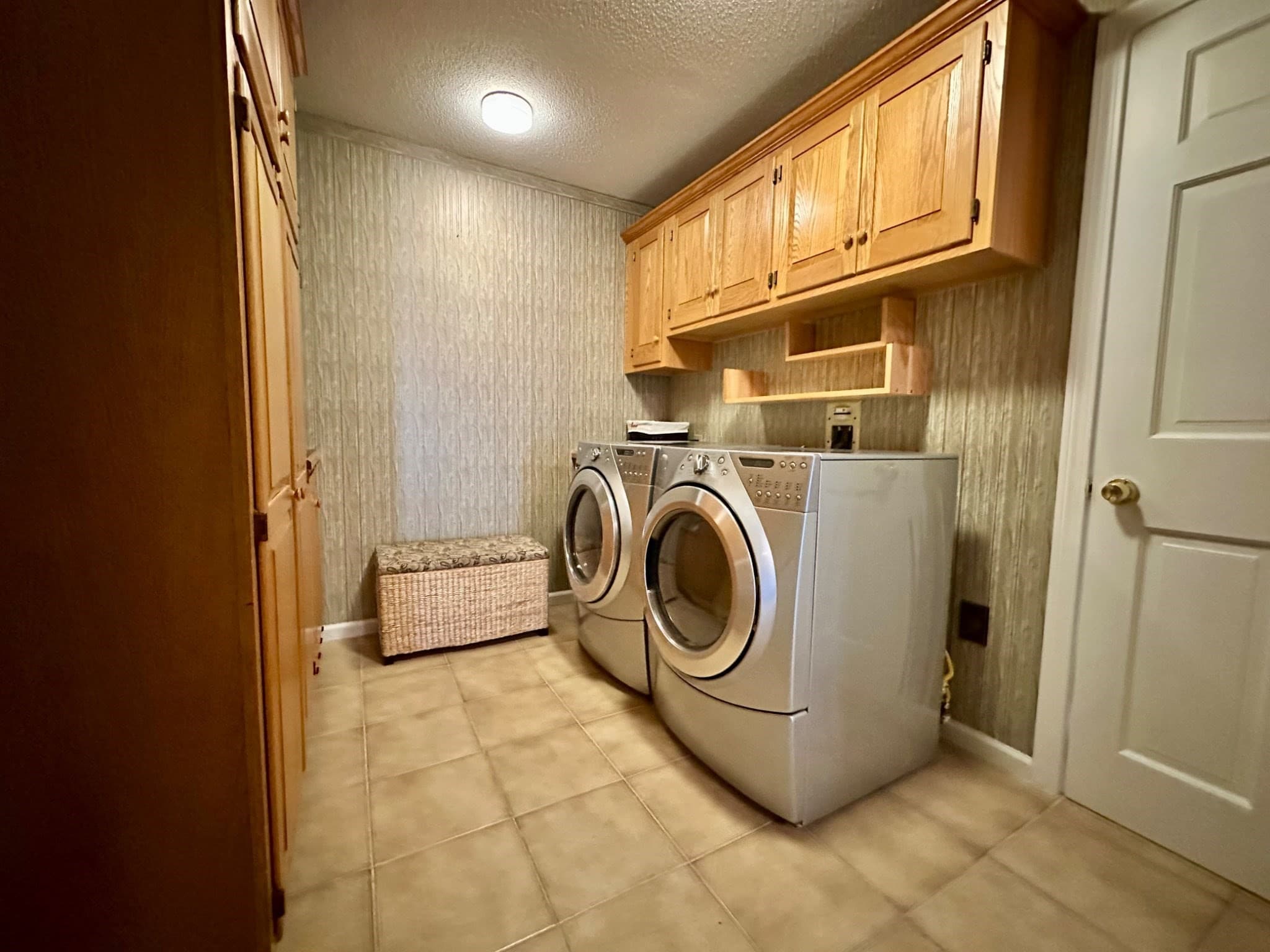 Single Family Residence at 608 Pinewood Dr, Longmeadow MA 01106, photo 31 of 33