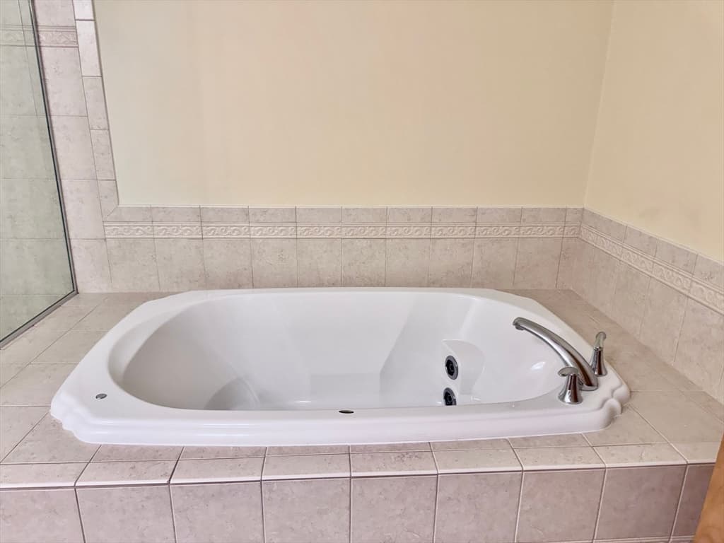 308 Sprucewood Ln # 308, Clinton MA 01510 photo 14
