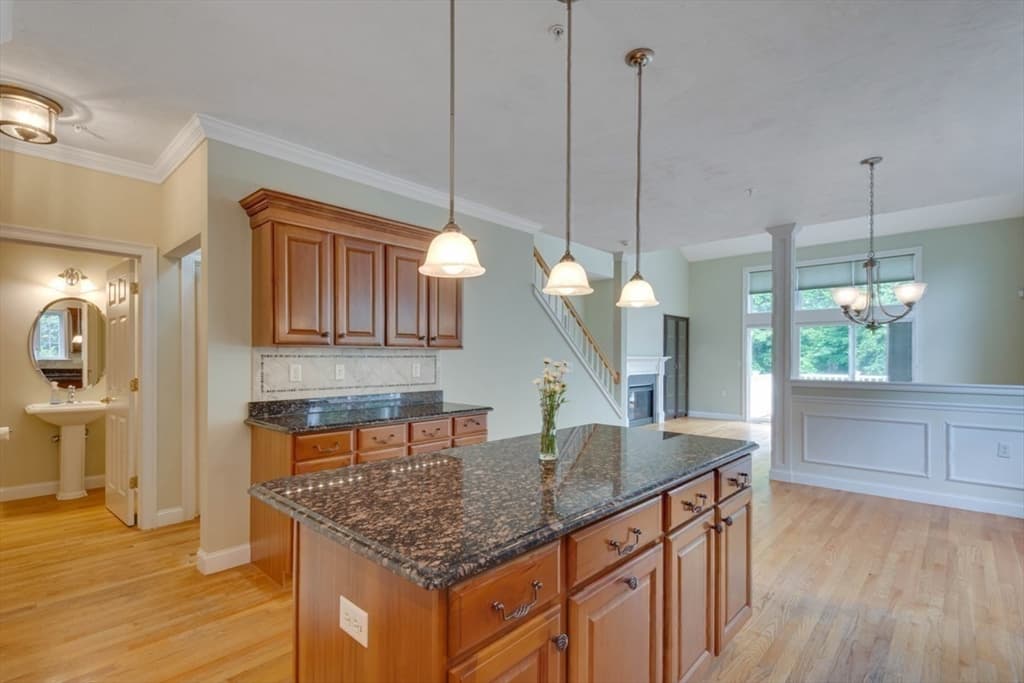 308 Sprucewood Ln # 308, Clinton MA 01510 photo 8