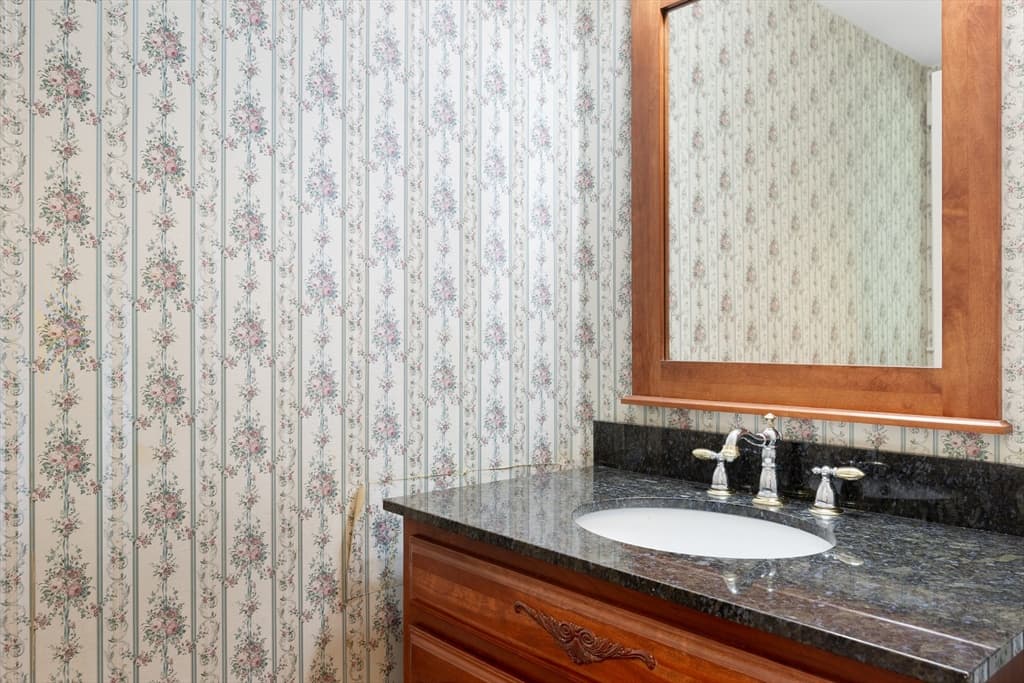 Single Family Residence at 140 Paradise Ln, Sturbridge MA 01518, Sturbridge, photo 17 of 30