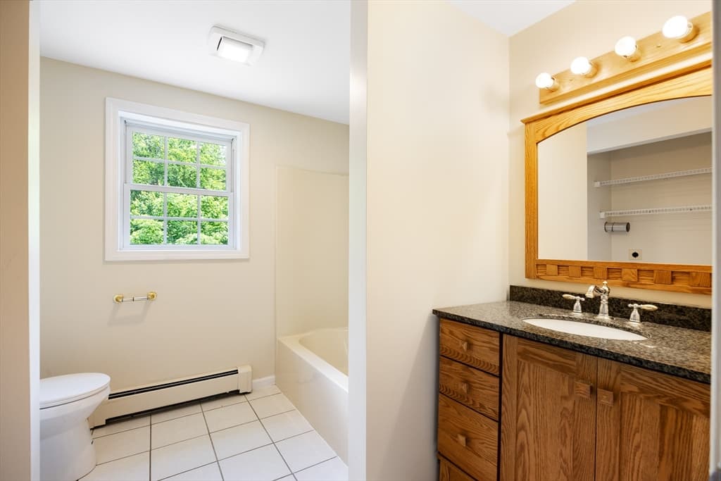 Single Family Residence at 140 Paradise Ln, Sturbridge MA 01518, Sturbridge, photo 15 of 30