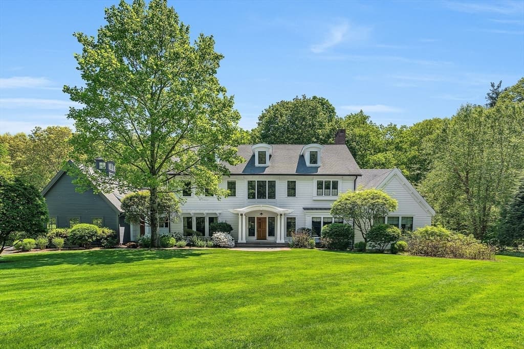 10 Chandler Circle, Weston MA 02493