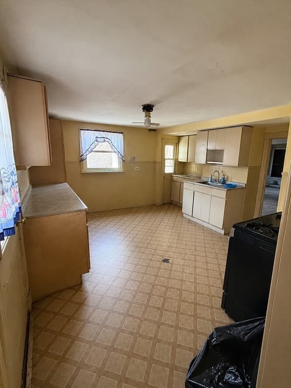 123 Grape St, Chicopee MA 01013 photo 6