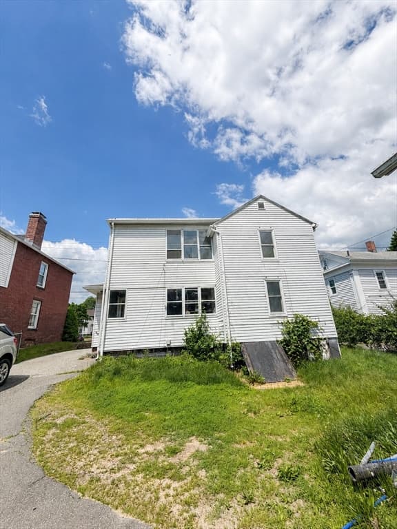 123 Grape St, Chicopee MA 01013 photo 3