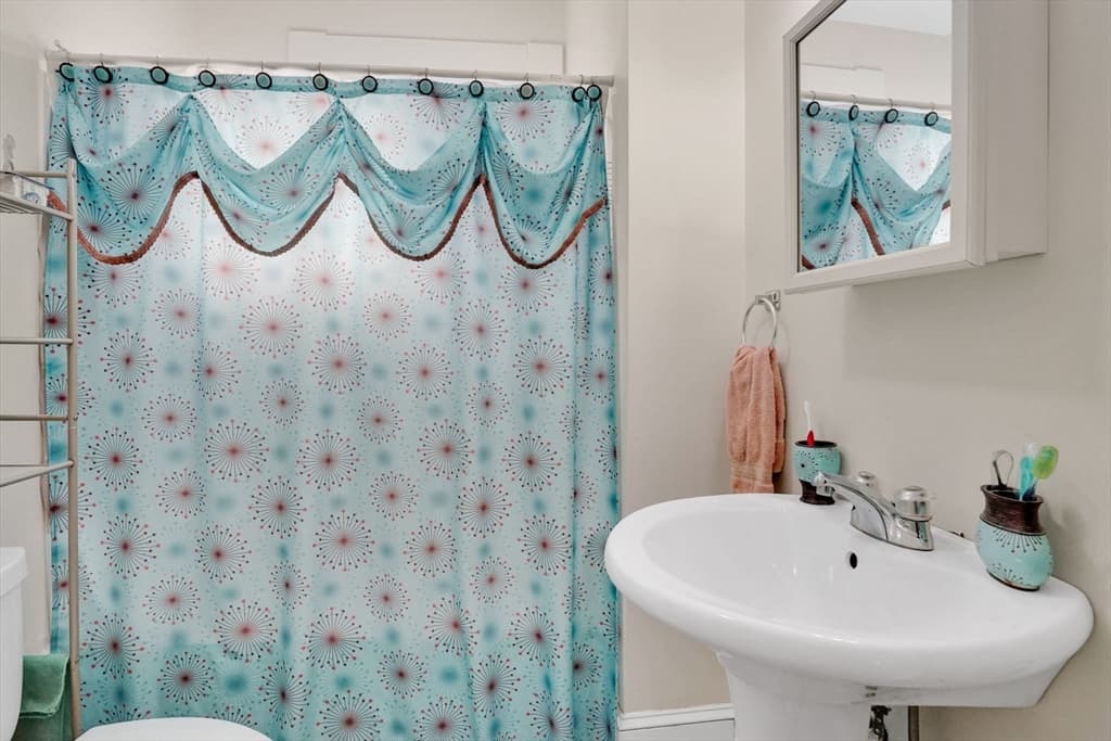 5-7 Corser St, Holyoke MA 01040 photo 17