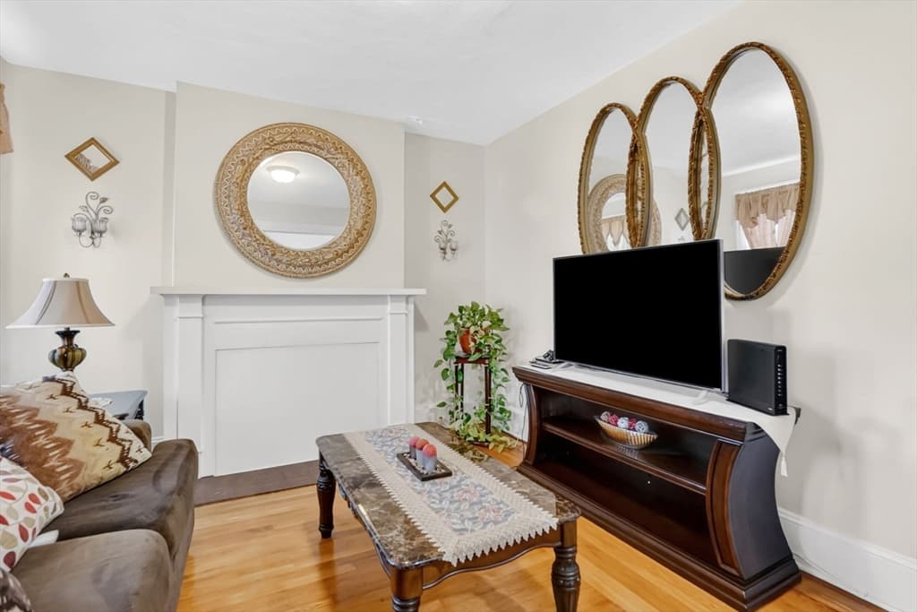 5-7 Corser St, Holyoke MA 01040 photo 7