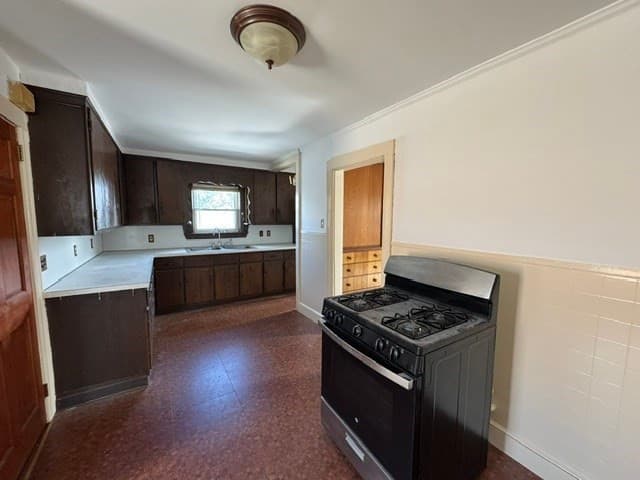 5+ Family - 5+ Units Up/Down at 126 Main Street, Warren RI 02885, photo 28 of 29