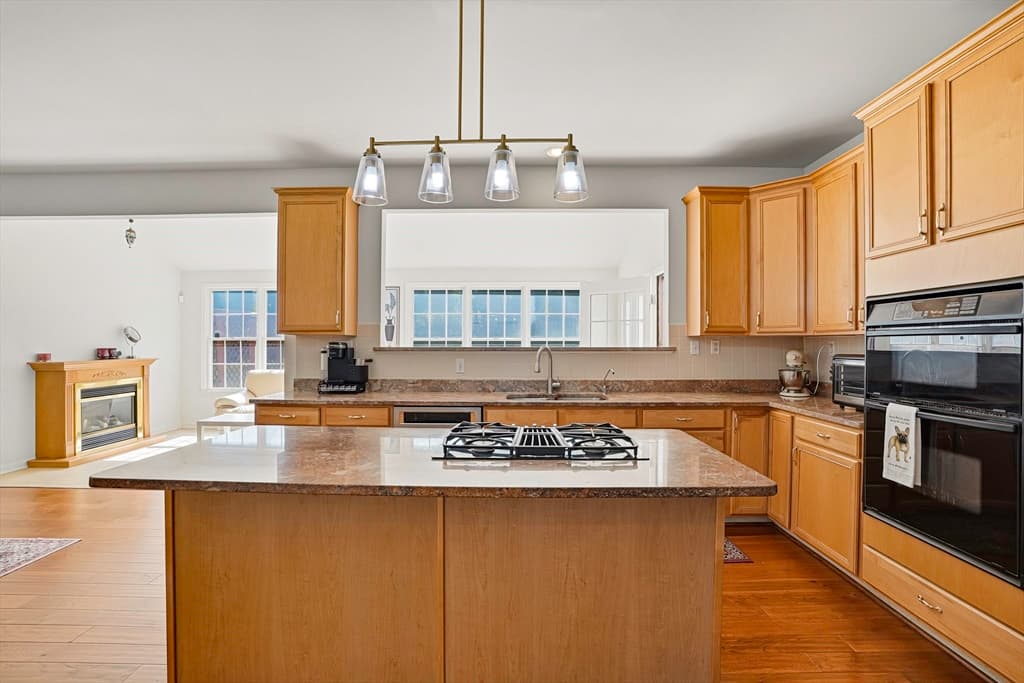 34 Hemingway St, Shrewsbury MA 01545 photo 17