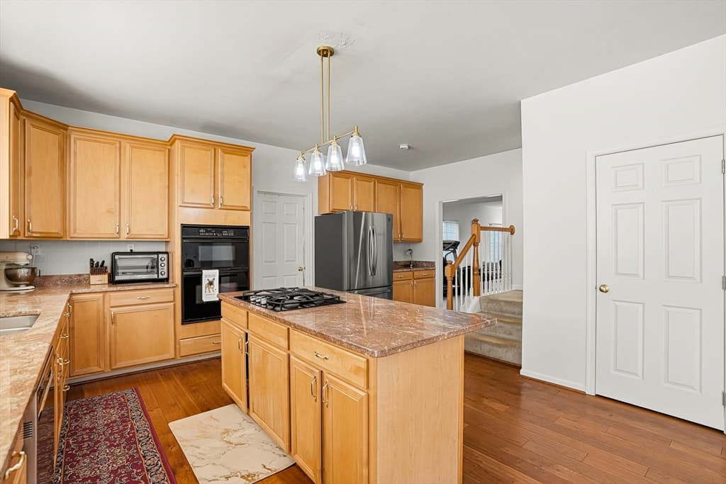 34 Hemingway St, Shrewsbury MA 01545 photo 16