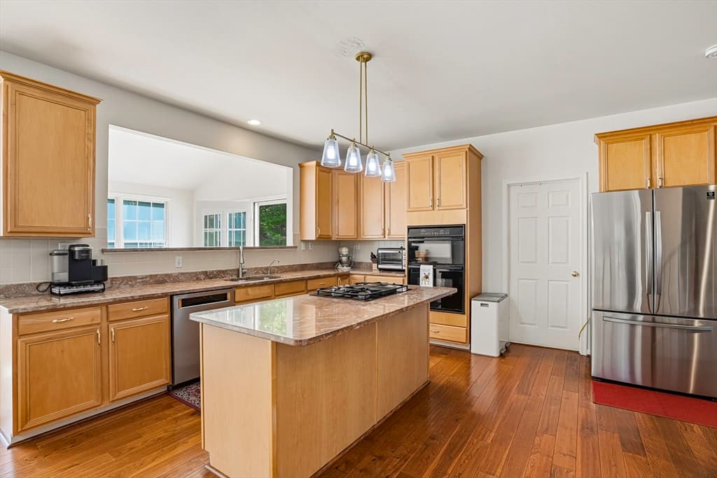 34 Hemingway St, Shrewsbury MA 01545 photo 14