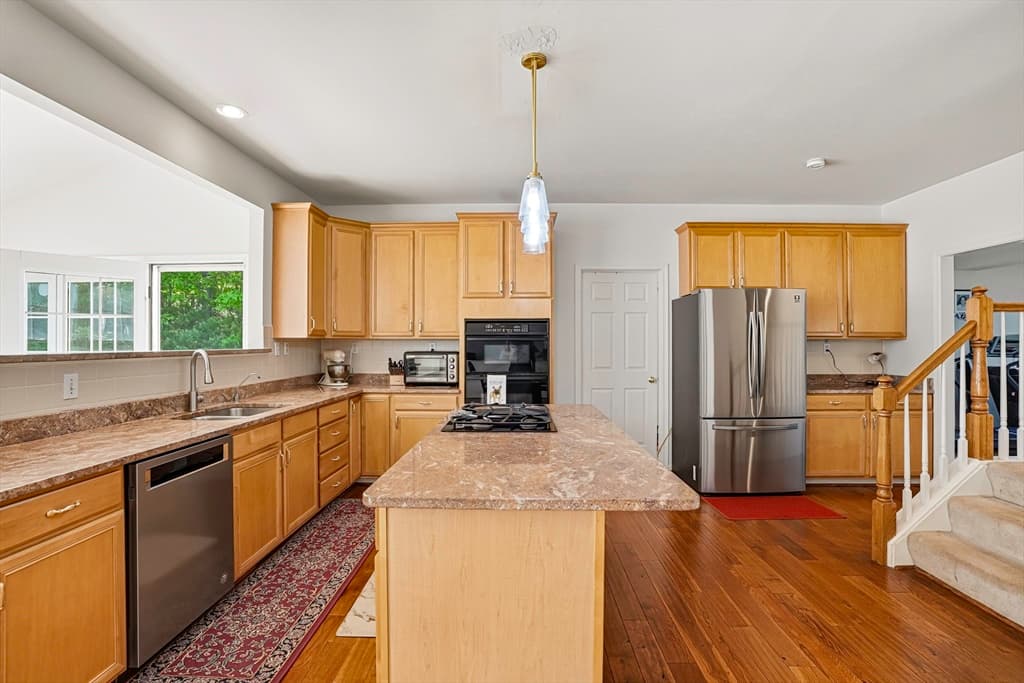 34 Hemingway St, Shrewsbury MA 01545 photo 15