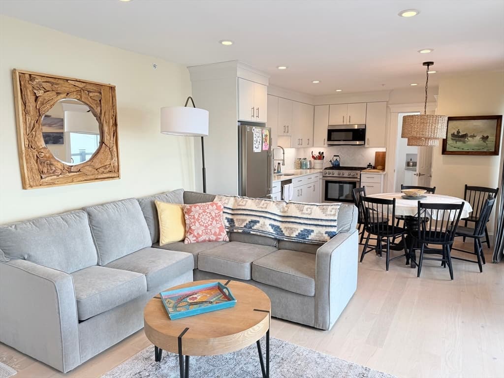 600 Shirley St # 7, Winthrop MA 02152 photo 5