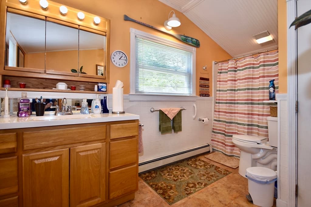 Single Family Residence at 14 Spectacle Pond Ter, Wareham MA 02571, photo 13 of 40