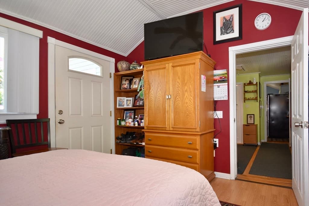 Single Family Residence at 14 Spectacle Pond Ter, Wareham MA 02571, photo 17 of 40