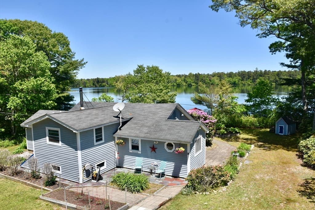 Single Family Residence at 14 Spectacle Pond Ter, Wareham MA 02571, photo 3 of 40