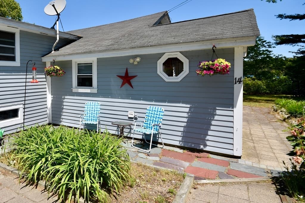 Single Family Residence at 14 Spectacle Pond Ter, Wareham MA 02571, photo 5 of 40