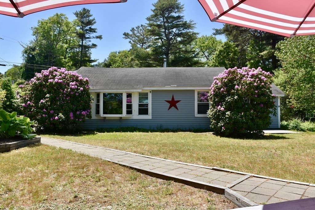Single Family Residence at 14 Spectacle Pond Ter, Wareham MA 02571, photo 18 of 40