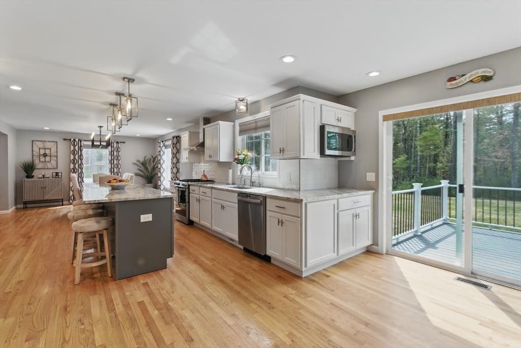 Single Family Residence at 10A Happy Acres Lane, East Longmeadow MA 01028, East Longmeadow, photo 6 of 16