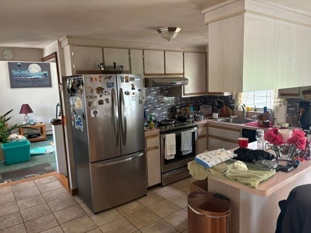 Single Family Residence at 7 Villa Avenue, Swansea MA 02777, photo 5 of 16