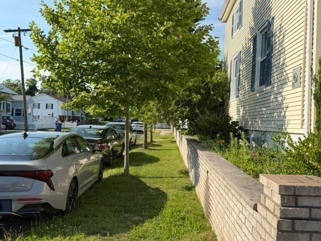 245 Clifford St, New Bedford MA 02745 photo 3