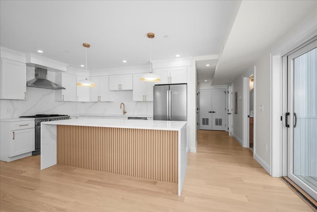 595 Broadway # 302, Somerville MA 02145 photo 2