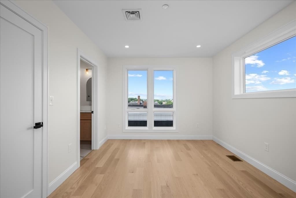 595 Broadway # 302, Somerville MA 02145 photo 17
