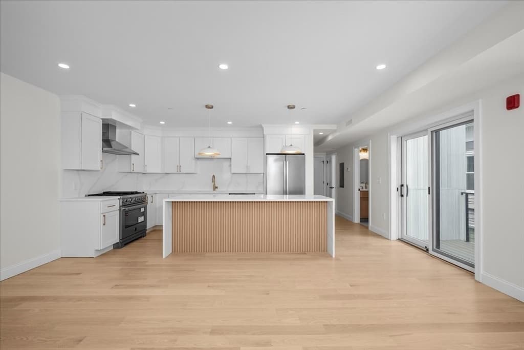 595 Broadway # 302, Somerville MA 02145