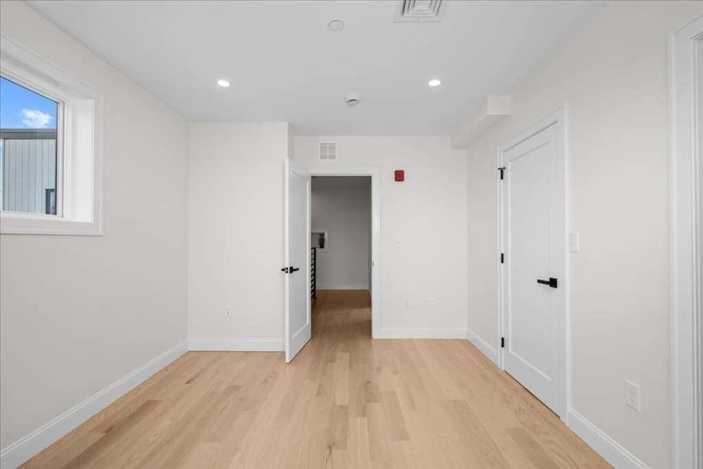 595 Broadway # 302, Somerville MA 02145 photo 18
