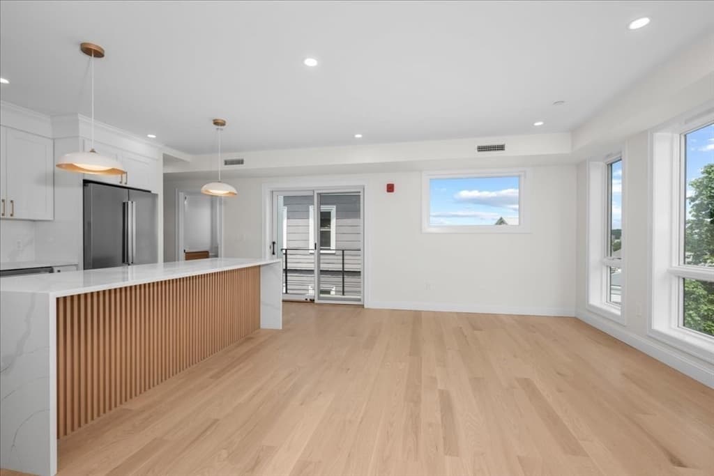 595 Broadway # 302, Somerville MA 02145 photo 8