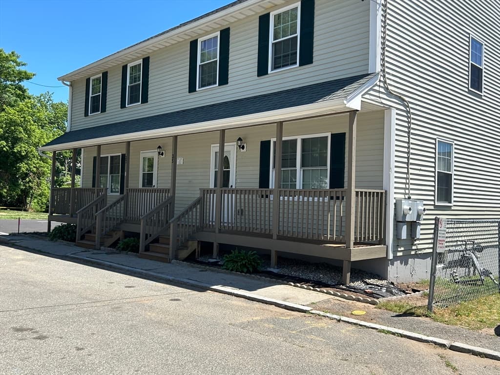 35-37 Pine St Court, Springfield MA 01105