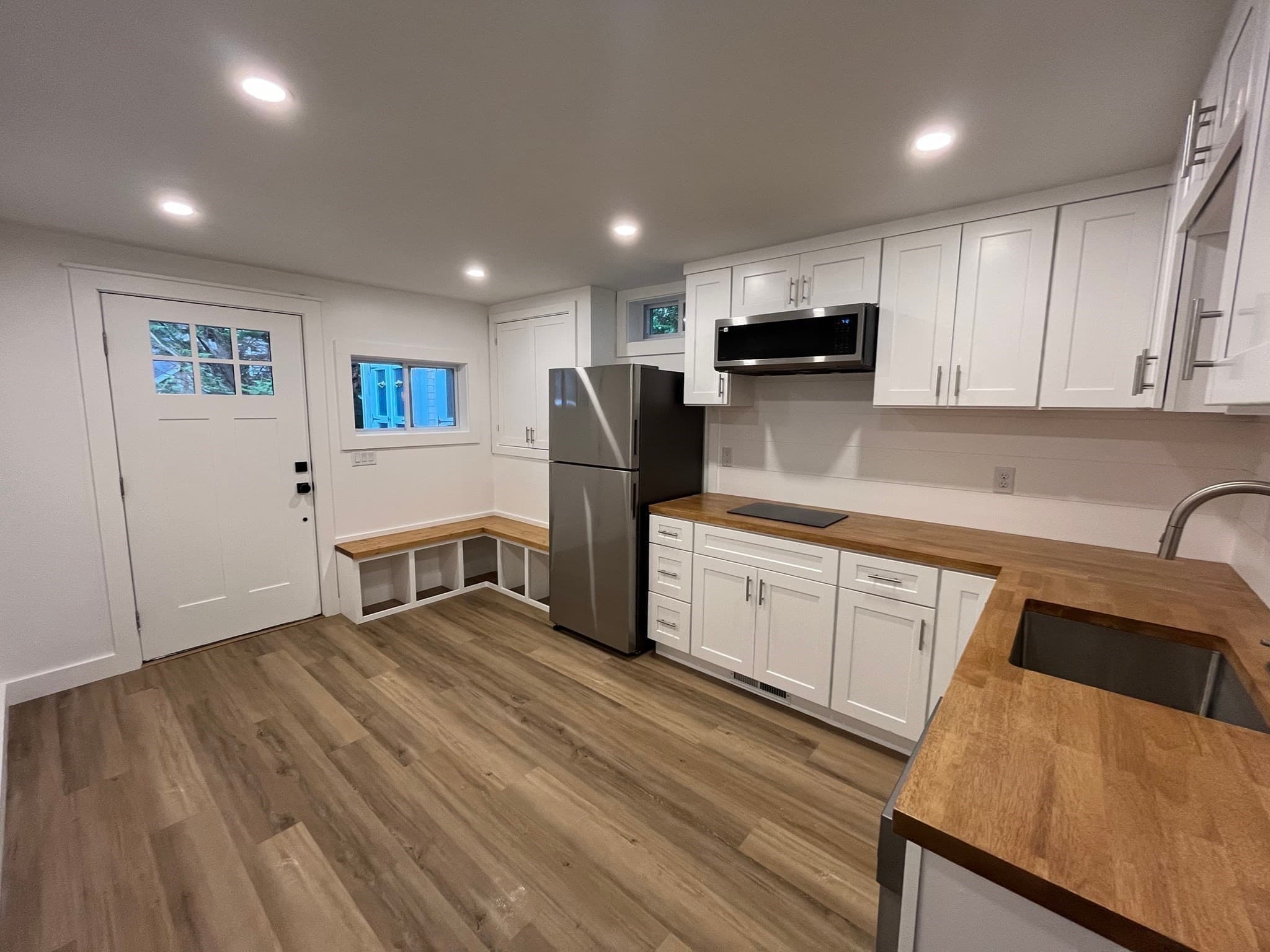 Single Family Residence at 76 Sippewissett Rd, Falmouth MA 02540, photo 16 of 26