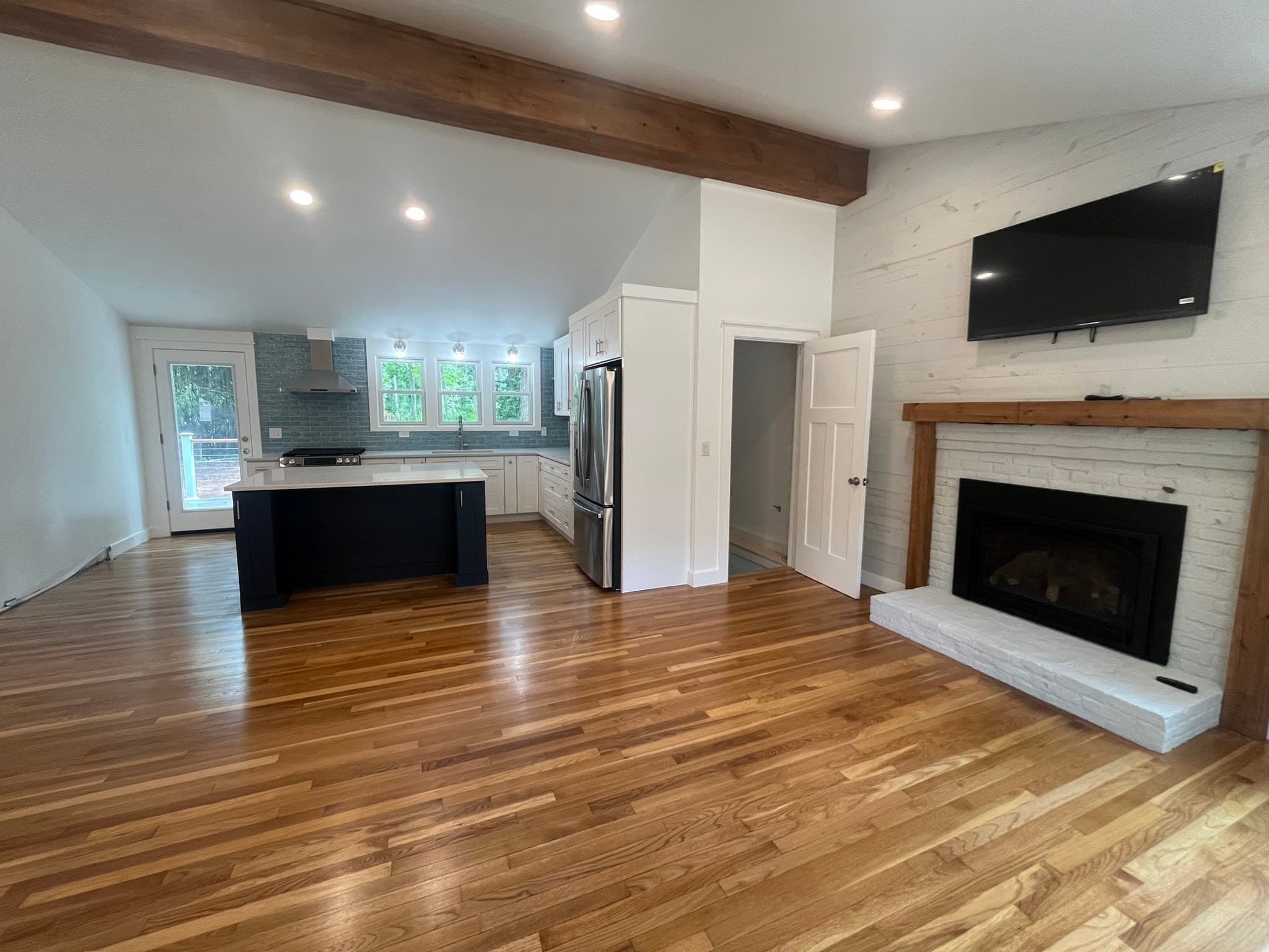 Single Family Residence at 76 Sippewissett Rd, Falmouth MA 02540, photo 9 of 26