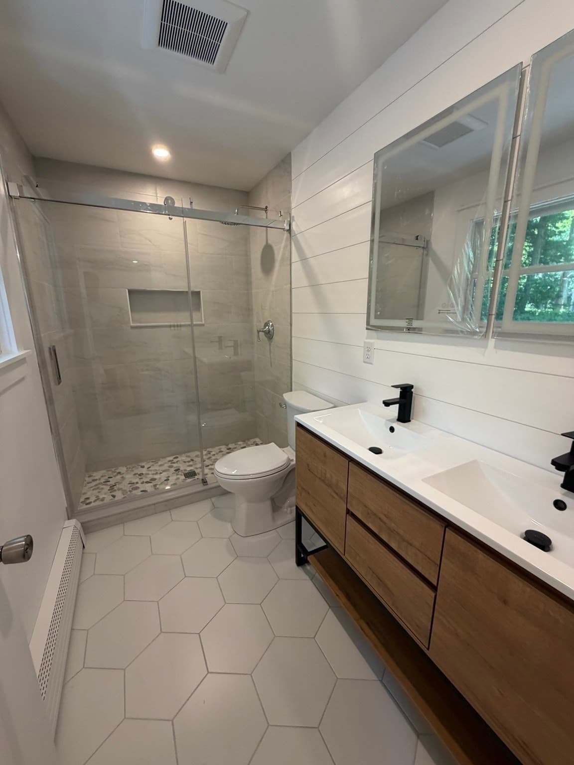 Single Family Residence at 76 Sippewissett Rd, Falmouth MA 02540, photo 10 of 26
