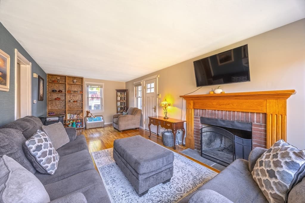 Single Family Residence at 1 Lexington St, South Hadley MA 01075, photo 19 of 40