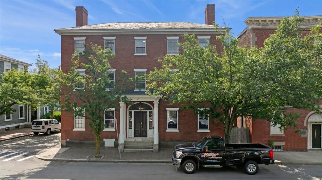 401 Essex, Salem MA 01970