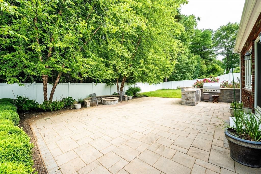 Single Family Residence at 5 Albemarle Rd, Norwood MA 02062, Norwood, photo 6 of 32