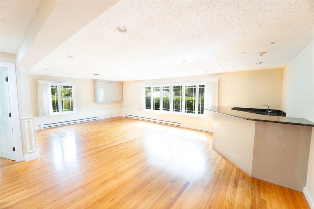 Single Family Residence at 5 Albemarle Rd, Norwood MA 02062, Norwood, photo 13 of 32