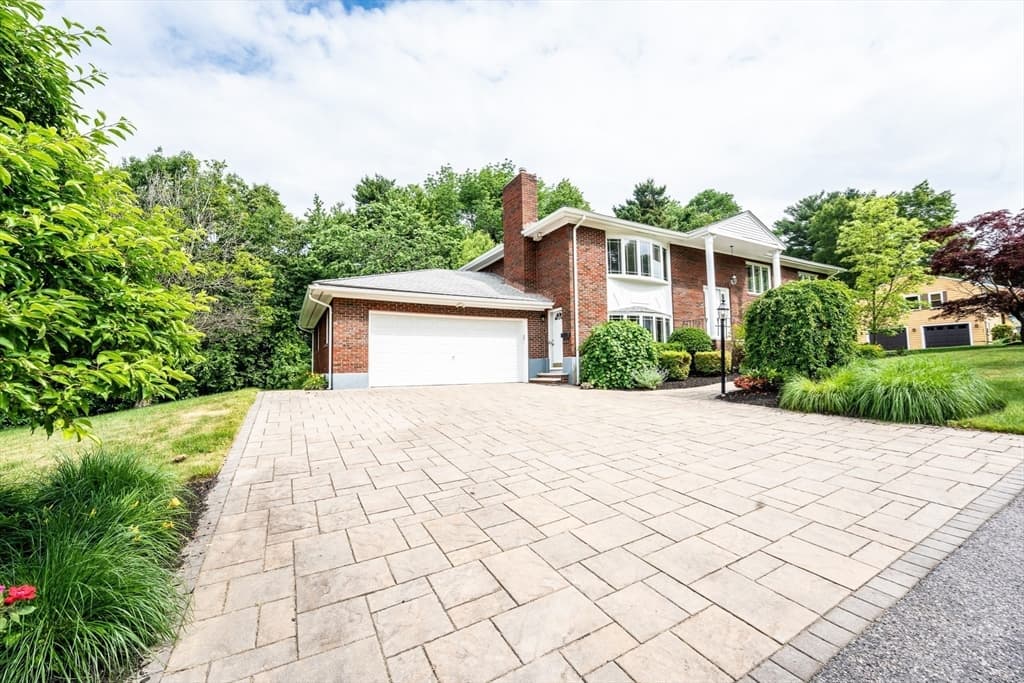 Single Family Residence at 5 Albemarle Rd, Norwood MA 02062, Norwood, photo 3 of 32