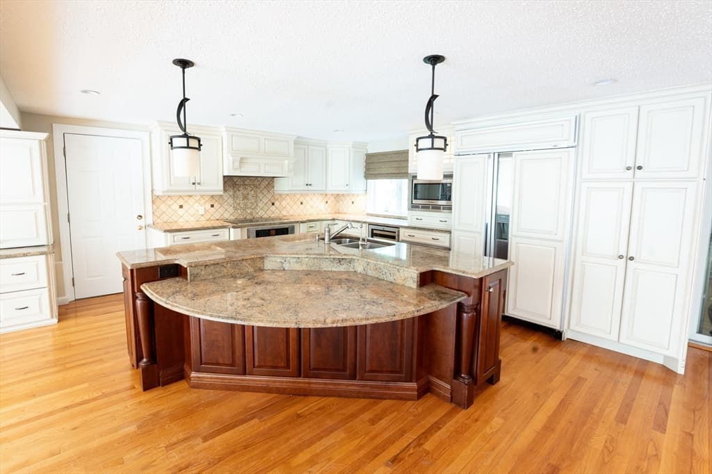 Single Family Residence at 5 Albemarle Rd, Norwood MA 02062, Norwood, photo 9 of 32