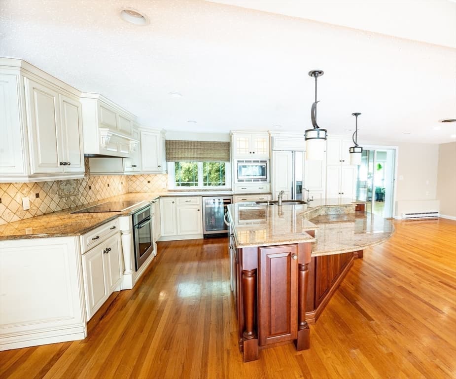 Single Family Residence at 5 Albemarle Rd, Norwood MA 02062, Norwood, photo 10 of 32
