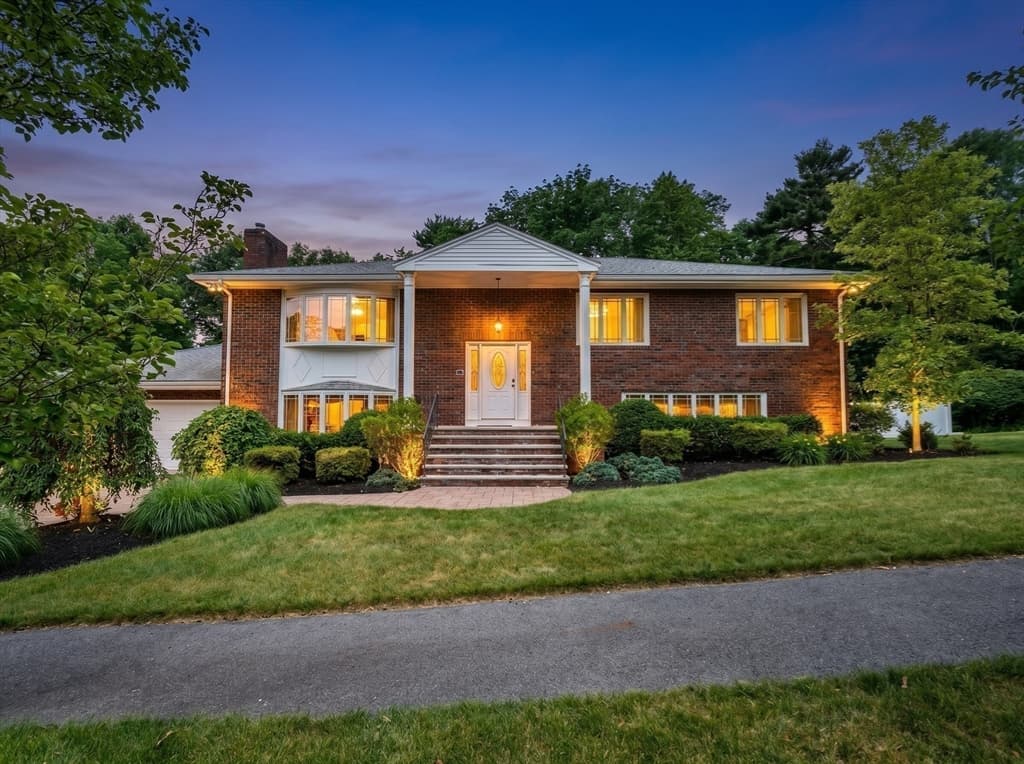 Single Family Residence at 5 Albemarle Rd, Norwood MA 02062, Norwood, photo 8 of 32