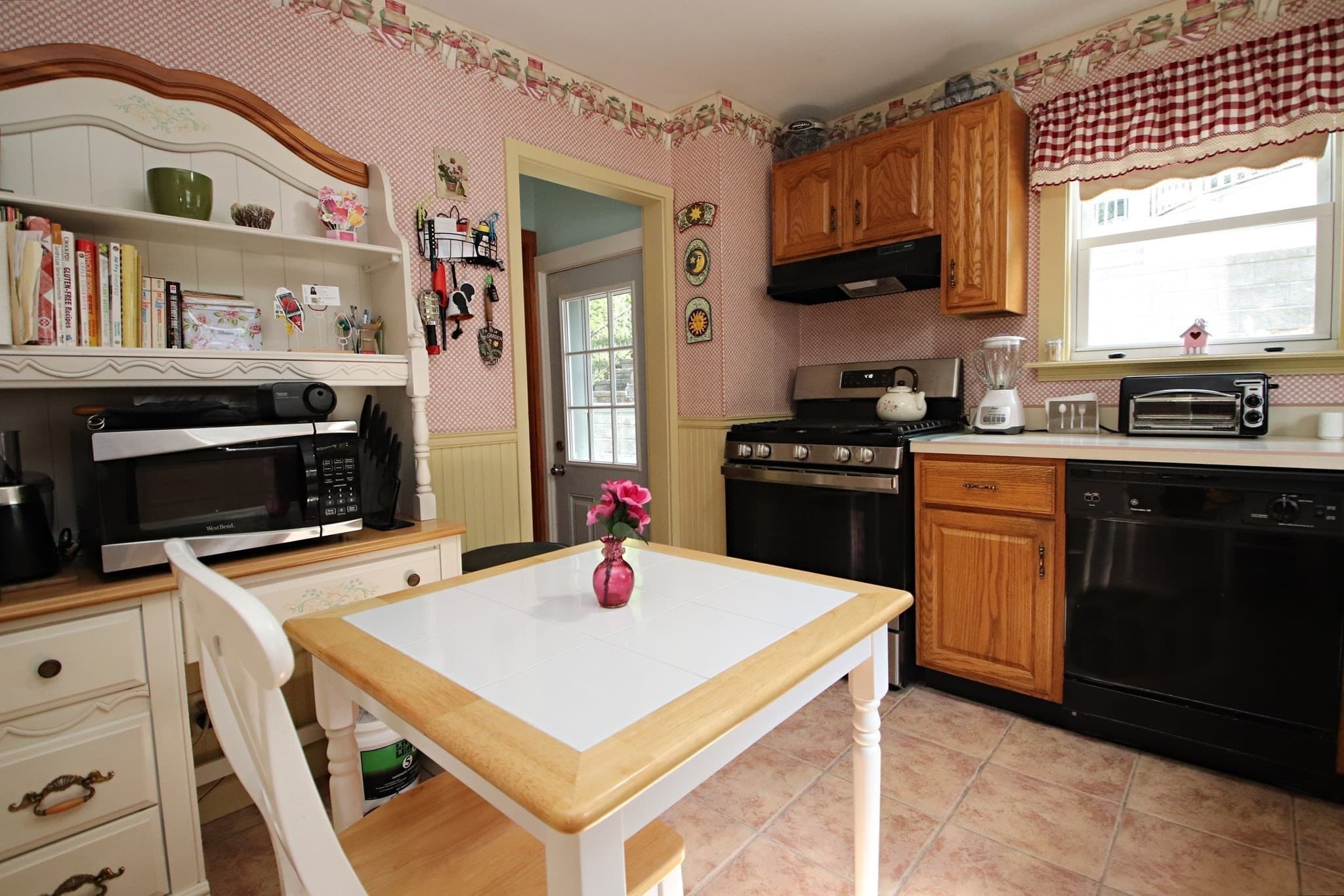 Single Family Residence at 3 Bayrd Terrace, Malden MA 02148, photo 12 of 42