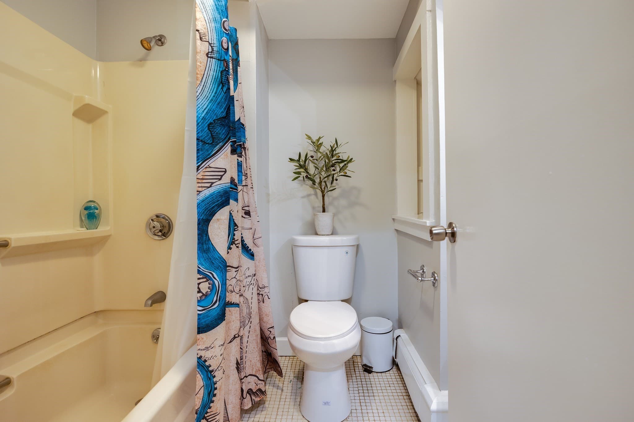 Condominium at 114 Trenton St # 1, Boston MA 02128, Boston, photo 9 of 20