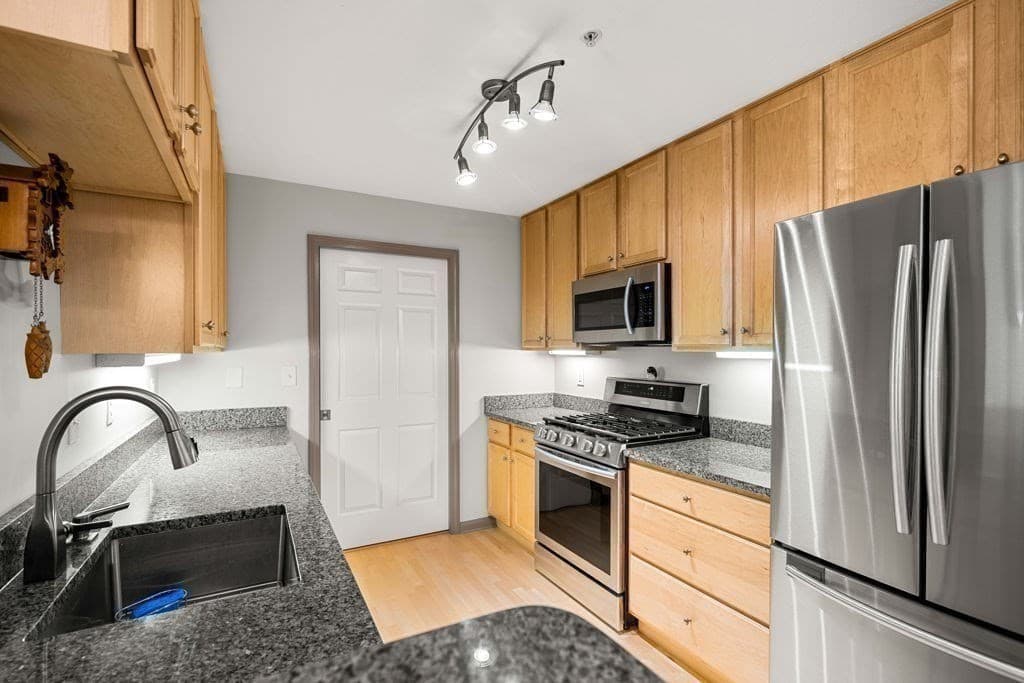 Condominium at 36 Village Rd # 214, Middleton MA 01949, Middleton, photo 16 of 37