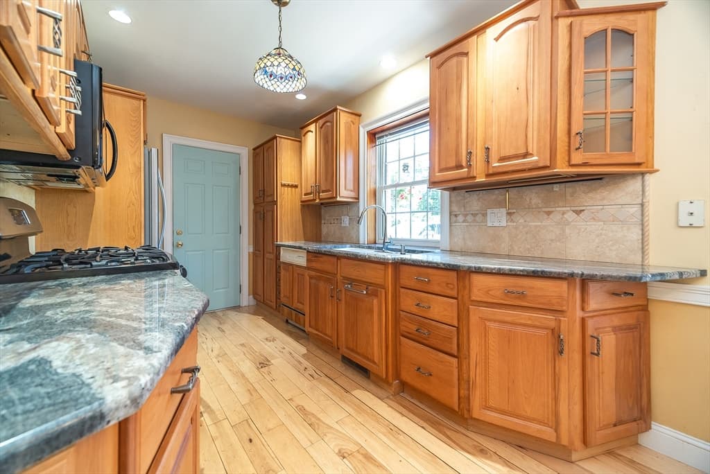 Single Family Residence at 28 Parker St, East Longmeadow MA 01028, East Longmeadow, photo 10 of 41