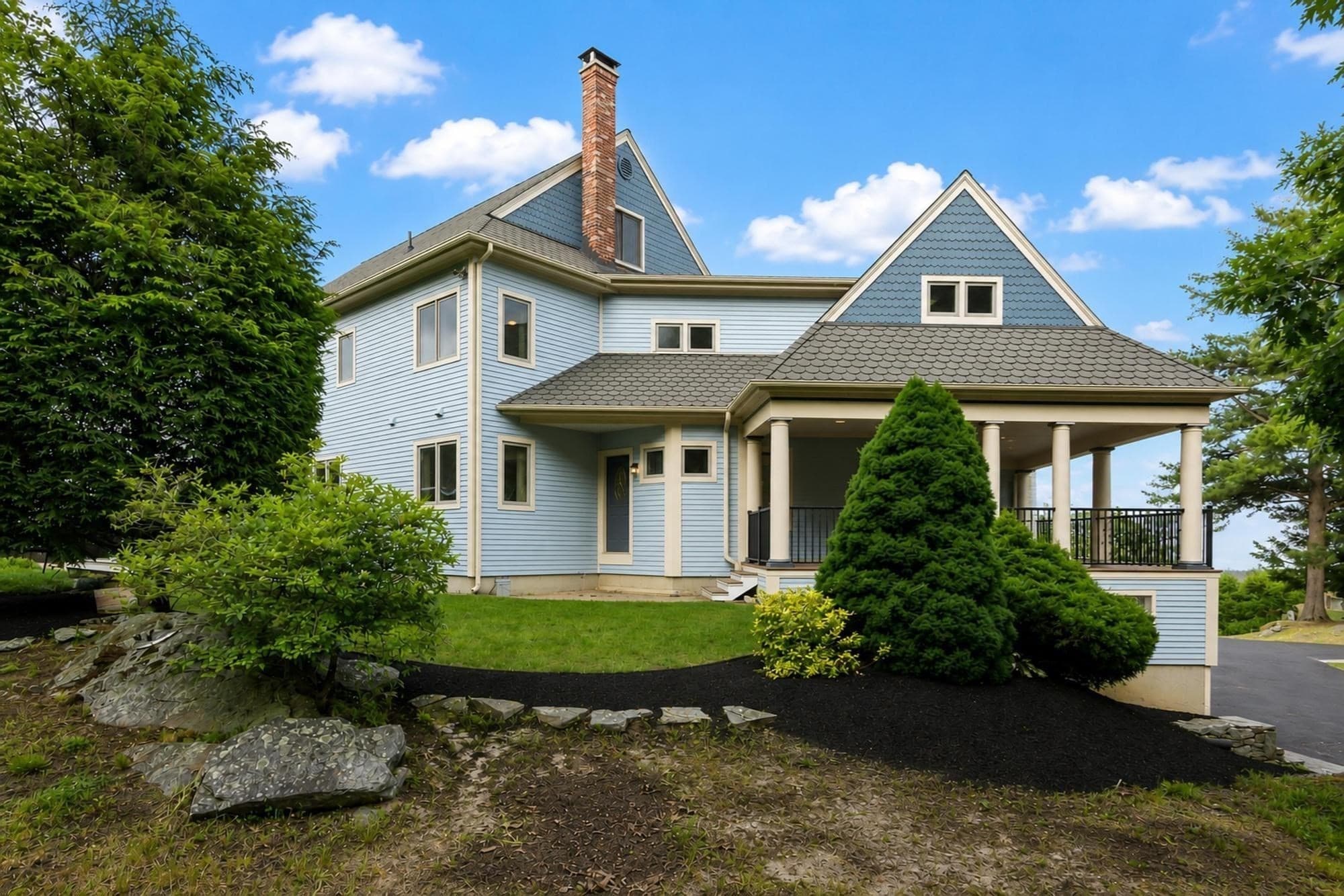 Single Family Residence at 258 Hill St, Leominster MA 01453, photo 6 of 41