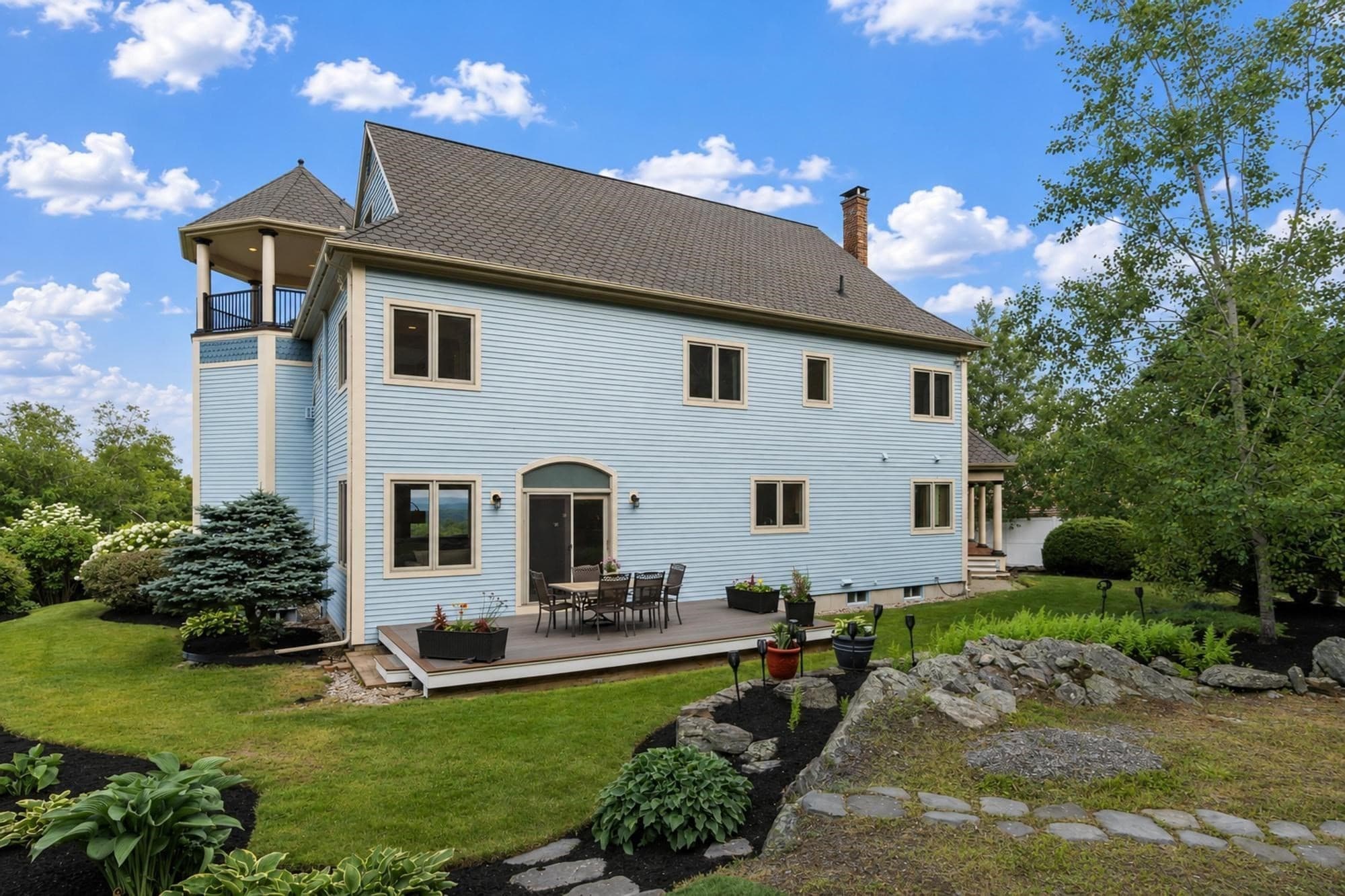Single Family Residence at 258 Hill St, Leominster MA 01453, photo 8 of 41