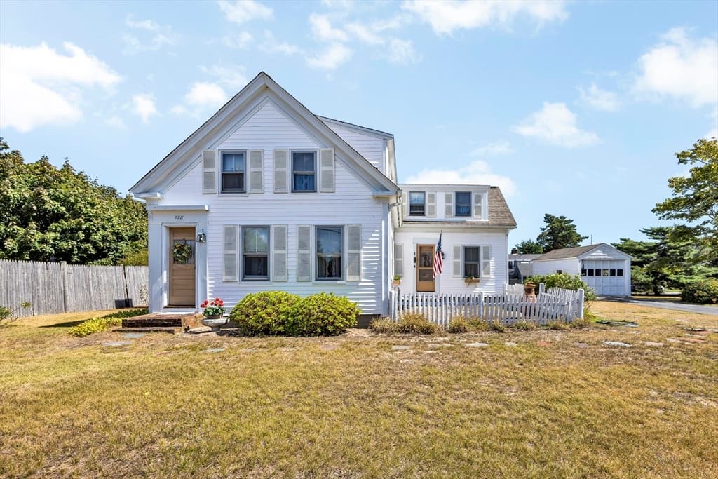 178 School St, Dennis MA 02670 photo 2